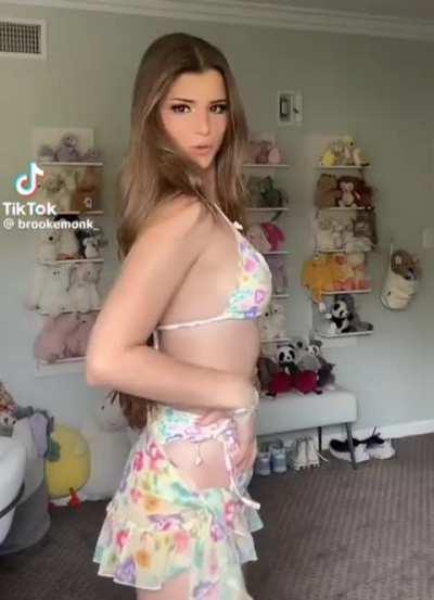 Nothing sexier than brooke In bikini