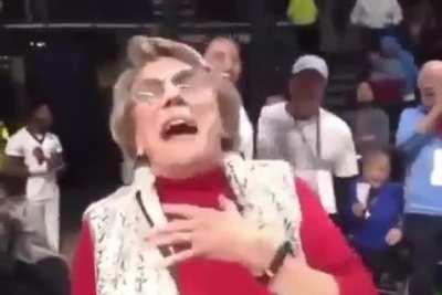 86 year old sinks a 100ft putt to win a car