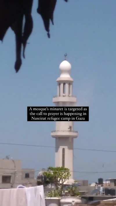The IOF targeted a mosque in Nuseirat refugee camp at the same time that the noon prayer calls were being made