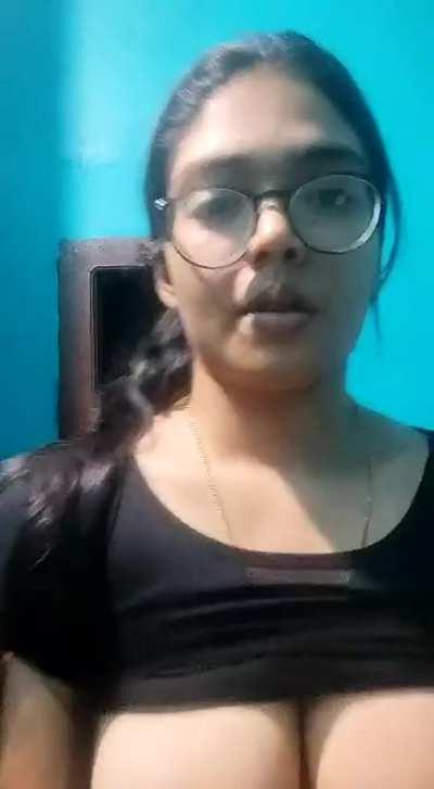 Sexy mall Showing🔥🥰 Link in Commentt👇👇