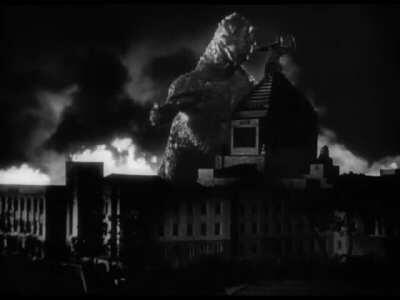 Godzilla vs. King Kong at roughly their original scales