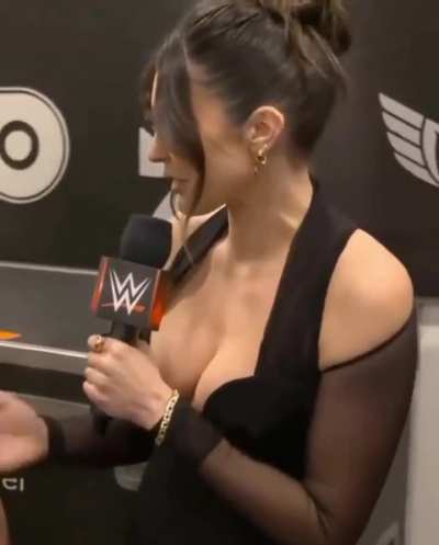 Tribal Queen Cathy Kelly 🍈😍