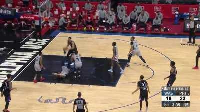 [Highlight] Ben Simmons with the handle and strong slam