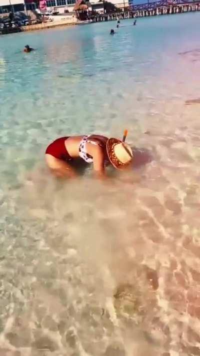 A rare Swimsuit Lainey sighting. 😎 (May 11th, 2021)