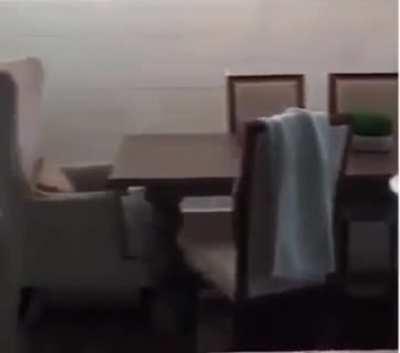 I'm gonna shut the bar, the regulars are getting a bit loose..