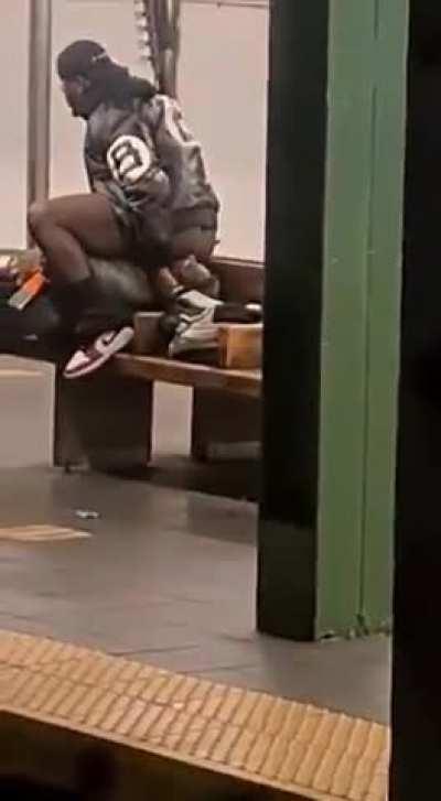 🎱 Ball in Time Square