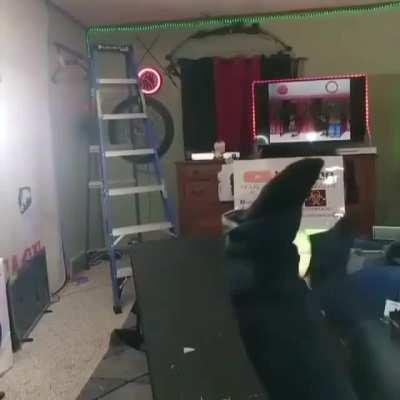 Jumping onto lightbulbs