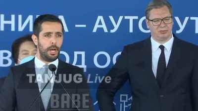 Ono kad ni sam ne veruješ šta moraš da slušaš.