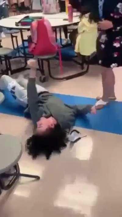 dude gets absolutely knocked out