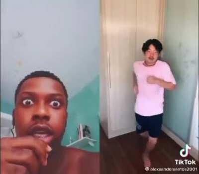 Muca: Não entendo pq a mayumi me trocou por aquele japones! O Japonês: