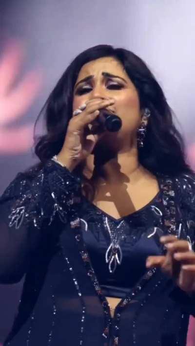 Shreya ghoshal mommy