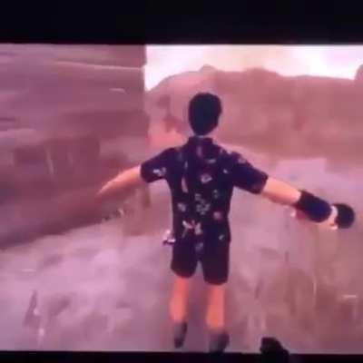 Ele fugindo com medo