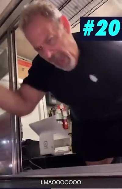 Found this on snapchat but imagine being this entitled