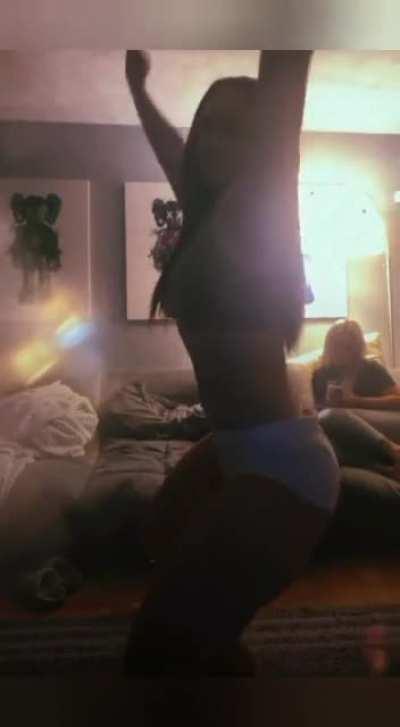 Russalitt live twerking stream (edited)