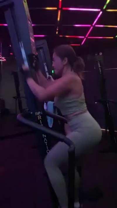 Pinky Webb Exercise video