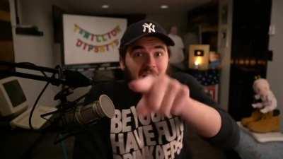 THERE HE IS!! THERES MY FAVORITE BOY!!!!