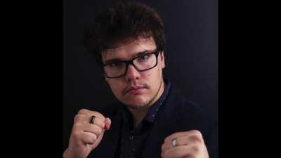 Alla fine Andrea esce il pipo