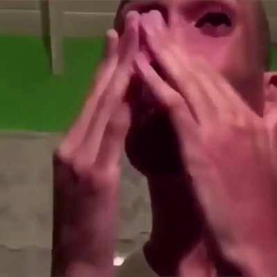 *asap rocky hamnar i ett slagsmål o blir häktad under utredningen* amerikaner: