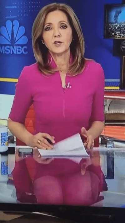 Chris Jansing short skirt 