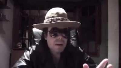 bana cada vez que lee a un topeano