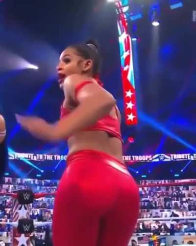 Bianca Belair Taunting 👋 🍑