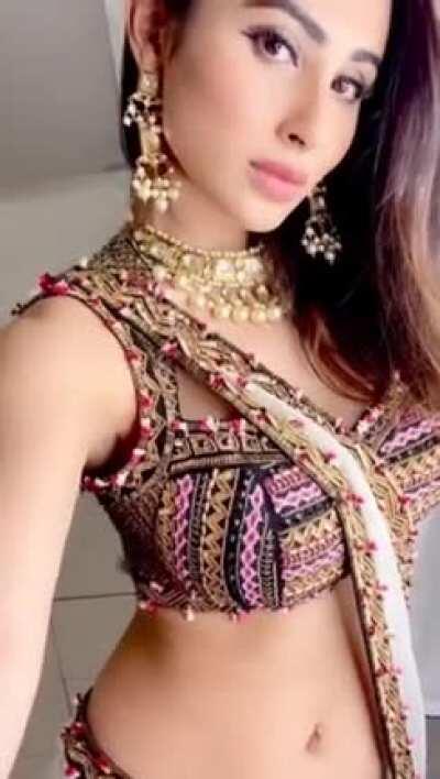Mouni Roy