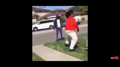 Guy gets knocked out in street fight (2020)