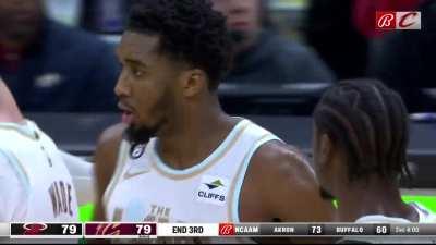 [Highlight] Donovan Mitchell nails a 3 at the buzzer to tie the game 79-79 heading into the 4th quarter against the Heat
