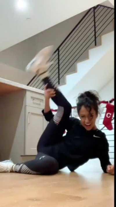 Liza thinks stretching her crotch feels good