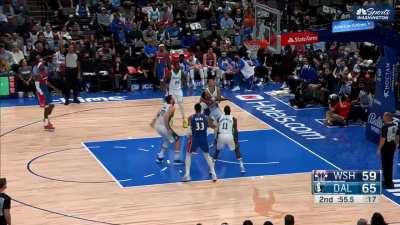 [Highlight] Gafford grabs the offensive rebound and slams it on Porzingis!