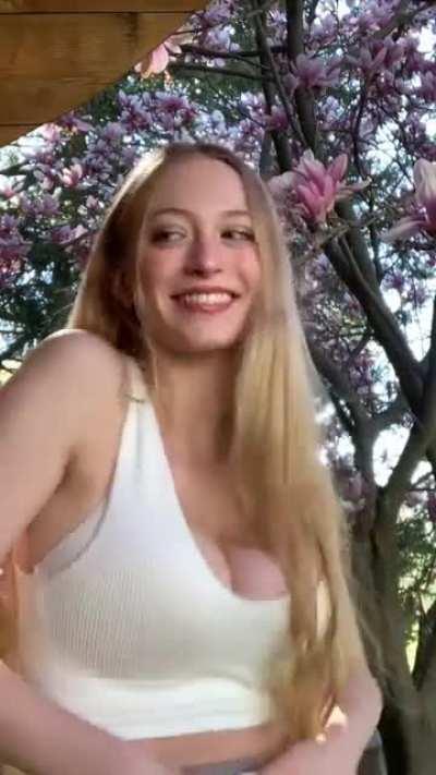 Jiggling 🍒😍 (hd+ without watermark)