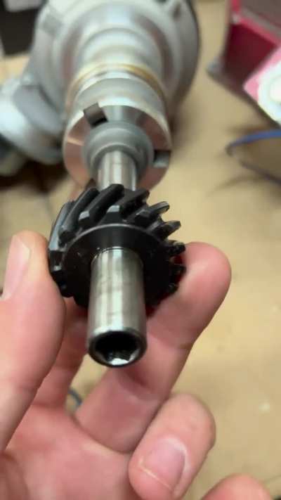 Can anyone tell me wtf kinda metal this dizzy gear is??