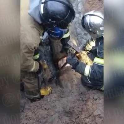 In the Moskovsky district of St. Petersburg, a man climbed into a sewer pipe and got stuck after a dozen meters. They had to dig up the roadway to rescue him.