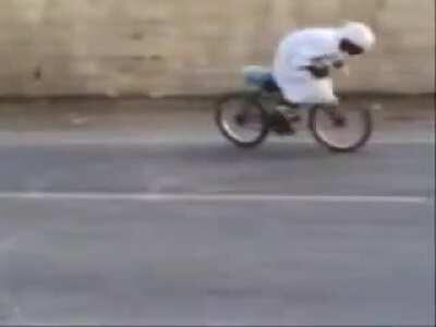 Alek meia hora depois da dose do combustível de foguete