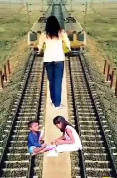 Wonder Woman Ultra Pro Max