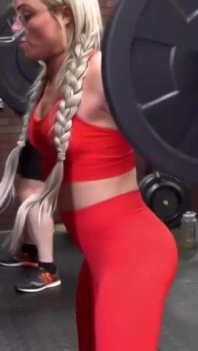 Liv working out 💪🏼