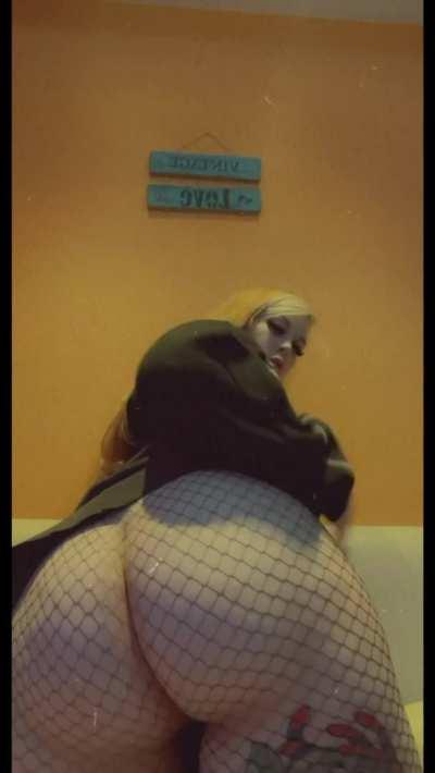 Would you try anal with me? Yes or no?