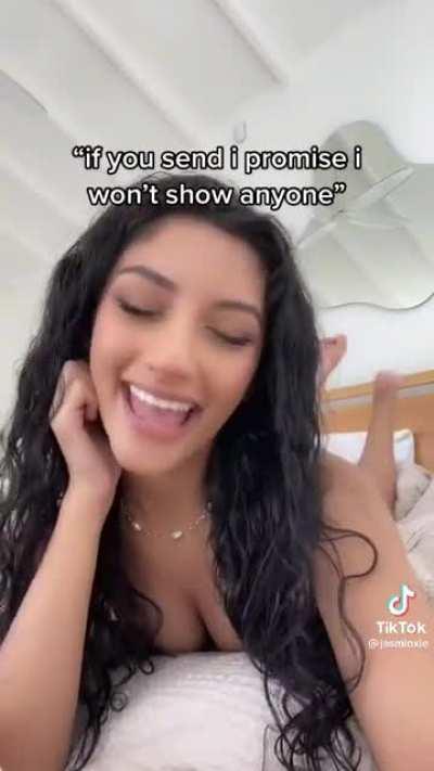 she’s so hot and her soles are just… 🤭