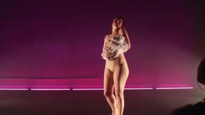 Brazilian Actress Juliana Pina Strips Nude on Stage