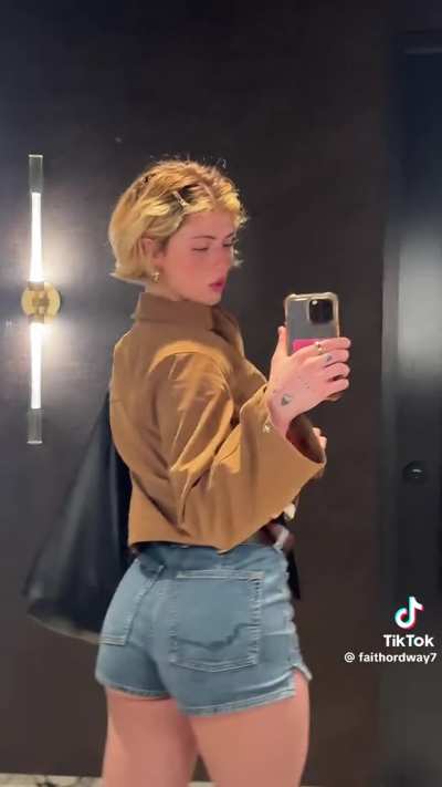 Cheeky in the bathroom | TikTok March 2025