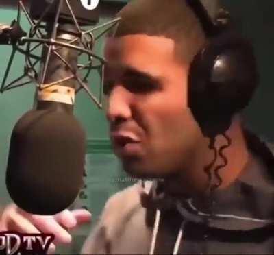 man this new drake album is gas 🔥