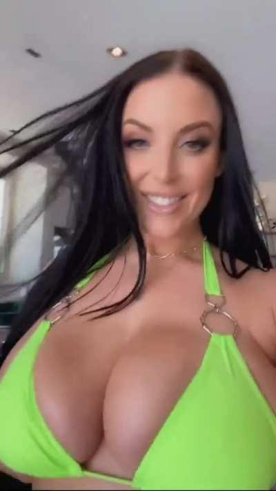 From the mirror to the pool again