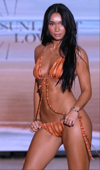 Geyna Silveira - Sunlight Lover, Miami Art Basel 2025 (2 speeds)