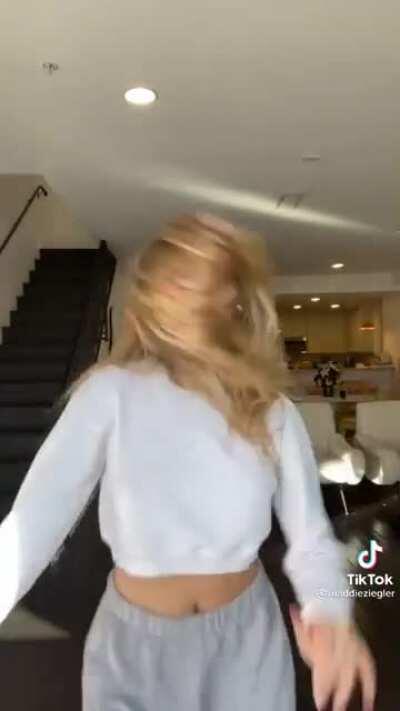 Maddie finally has a TikTok account 🙌🏾