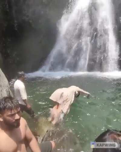 Watch it on loop and don't miss the beginning of this video🔥🔥, from Instagram I swear