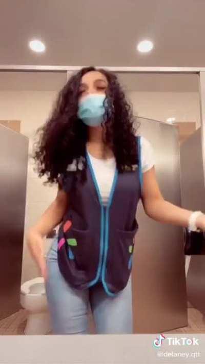 Walmart days…Delaney.qtt