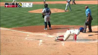 [Highlight] The Phillies score three after 