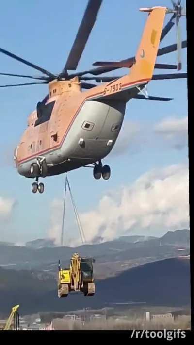 Heavy transport helicopter