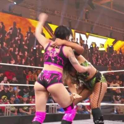 Tatum Paxley vs. Izzi Dame