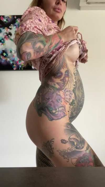 Tell me your age if you'd suck my big areolas..